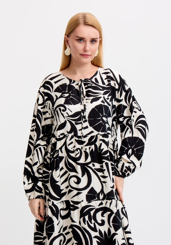 Платье расклешенного силуэта шир.  580, рис. 2