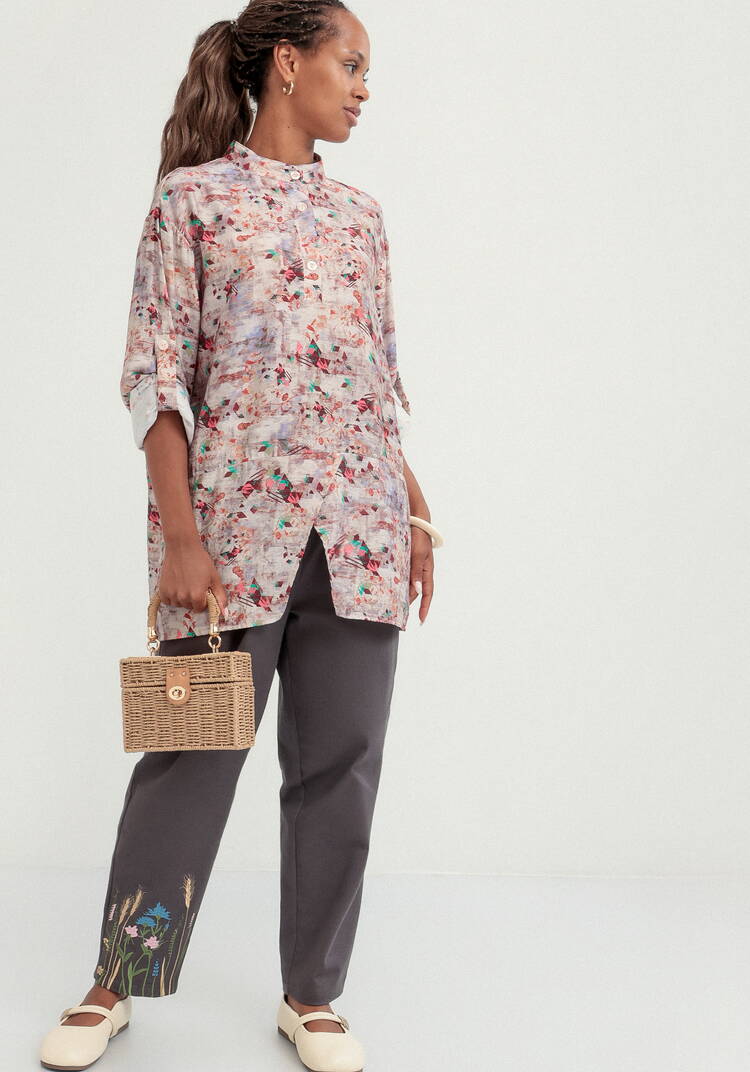 Блуза оригинального кроя с воротом стойка шир.  750, рис. 9