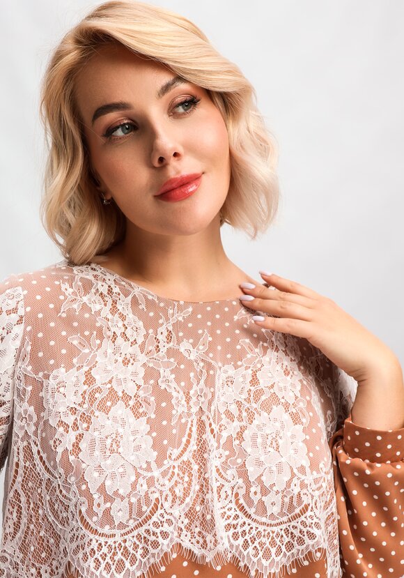 Блуза с кружевом по плечам шир.  580, рис. 42