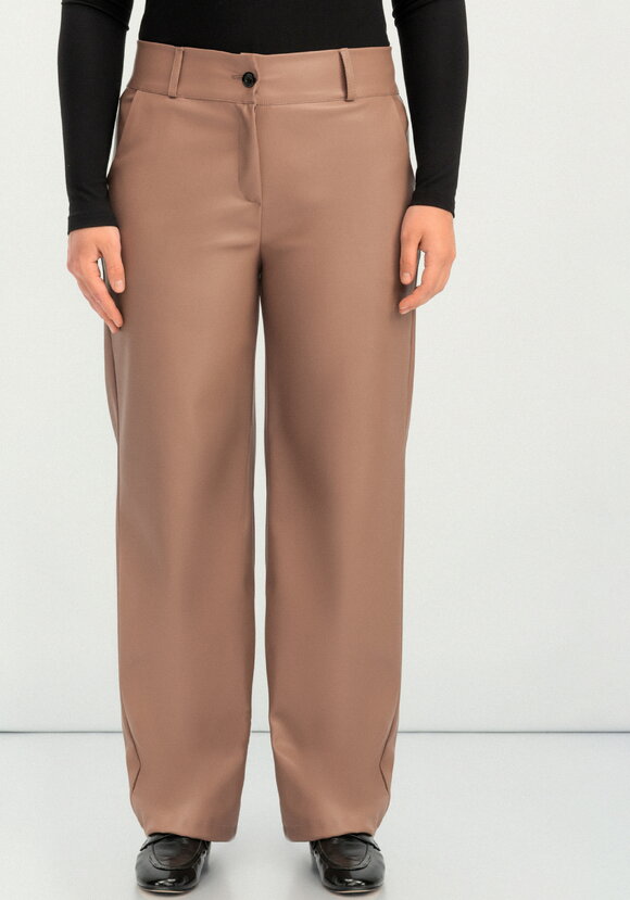 Брюки прямого кроя из экокожи шир.  580, рис. 18