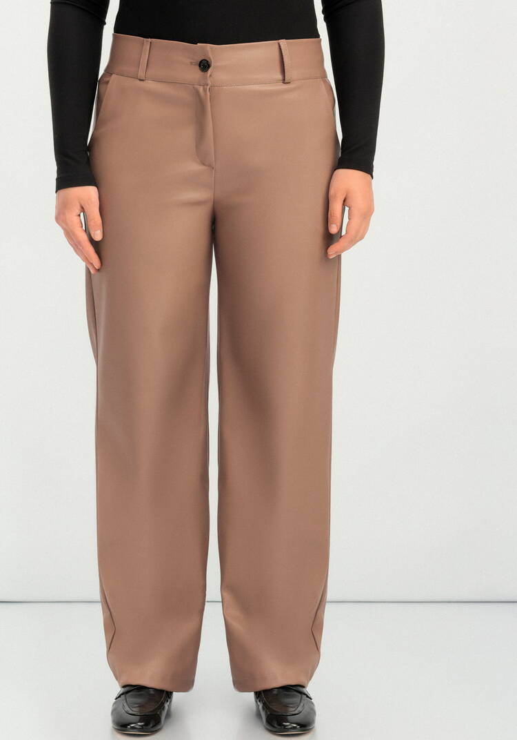 Брюки прямого кроя из экокожи шир.  750, рис. 18