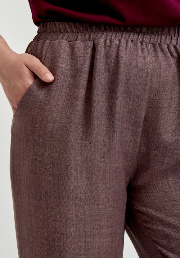 Брюки прямые свободные на резинке шир.  580, рис. 13