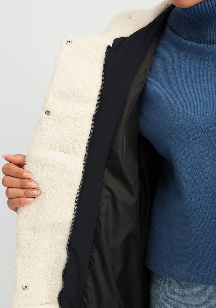 Пальто с капюшоном из меха шир.  750, рис. 9