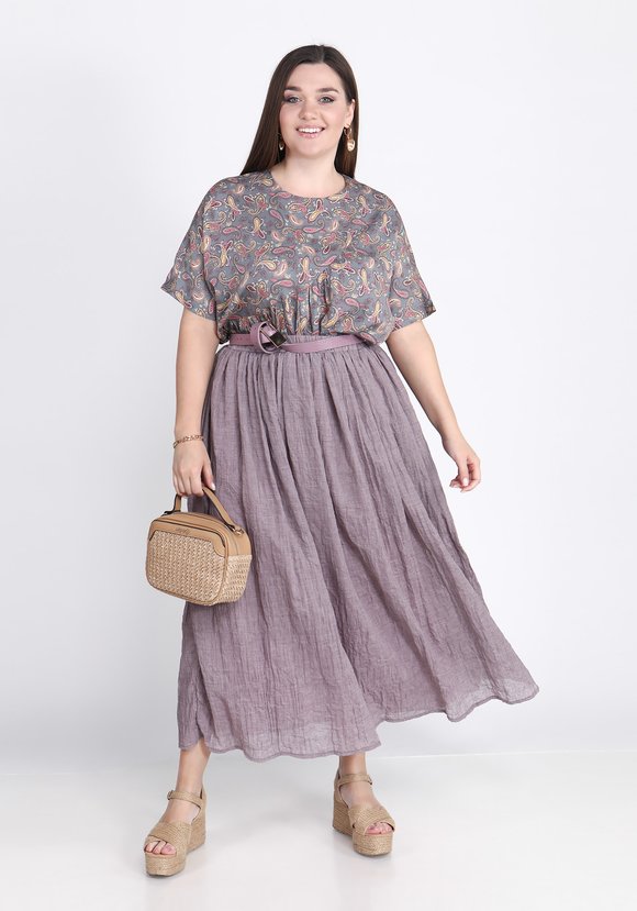 Блуза с принтом ПЕЙСЛИ и коротким рукавом шир.  580, рис. 1