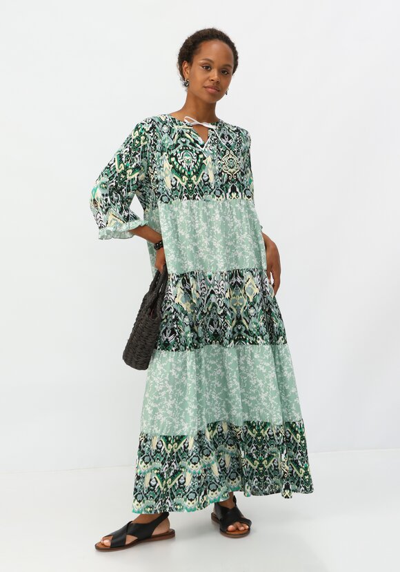 Платье с ярусами и комбинированным принтом шир.  580, рис. 16