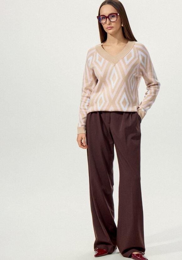 Джемпер с геометрическим рисунком шир.  580, рис. 37