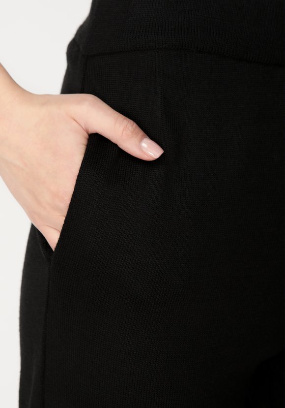 Брюки женские с манжетами по низу изделия шир.  580, рис. 4