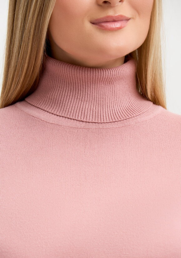 Водолазка Дамира шир.  580, рис. 35