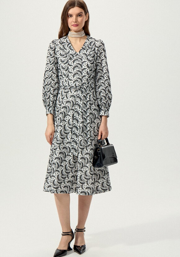 Платье из шитья с английским воротником шир.  580, рис. 1