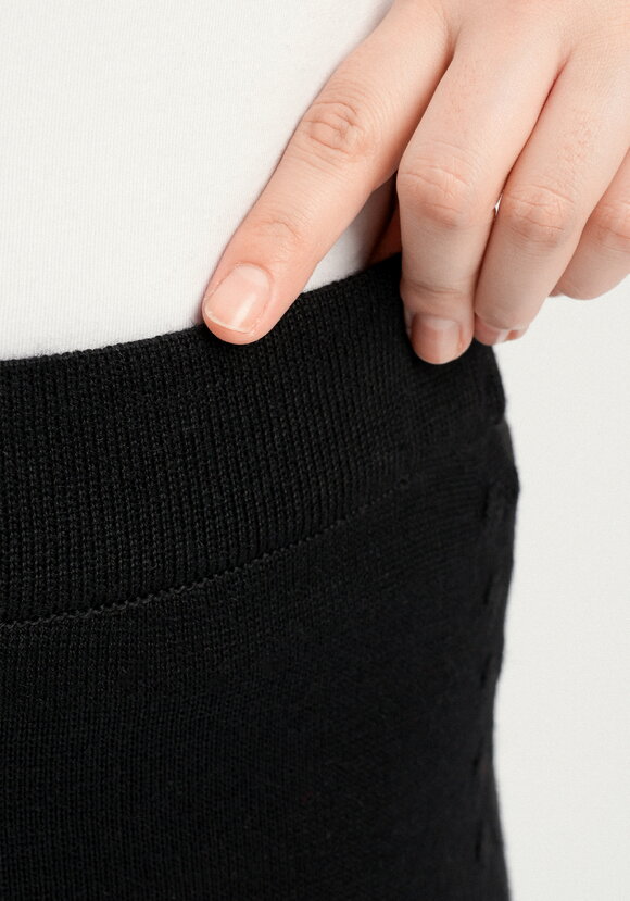 Брюки прямые свободной посадки с лампасами шир.  580, рис. 14