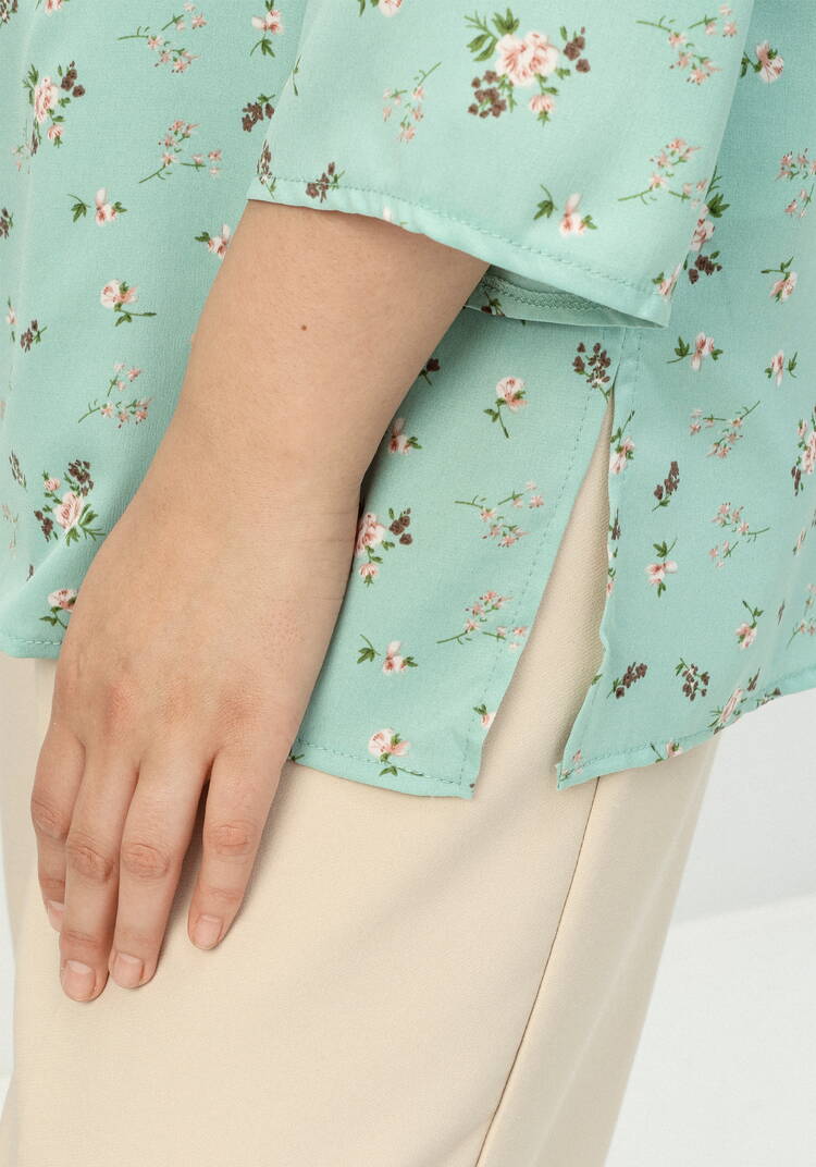 Блуза на пуговицах и разрезами по бокам шир.  750, рис. 16