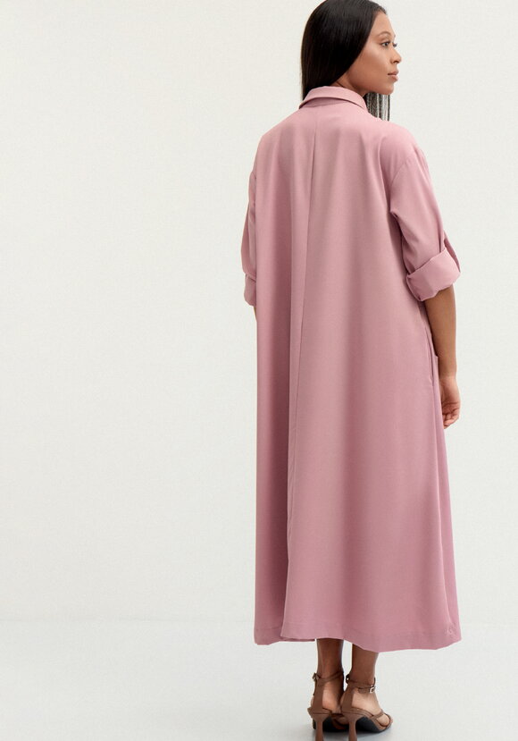 Платье А-силуэта с перфорацией шир.  580, рис. 27