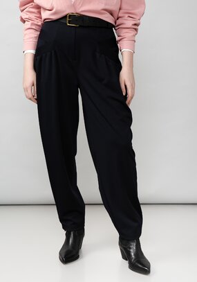 Брюки женские со сборкой на карманах