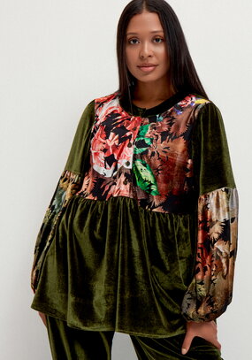 Блуза свободного кроя  с цветочными вставками