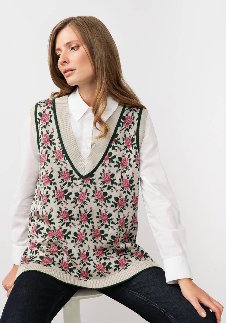 Жилет женский с цветочным рисунком шир.  750, рис. 24