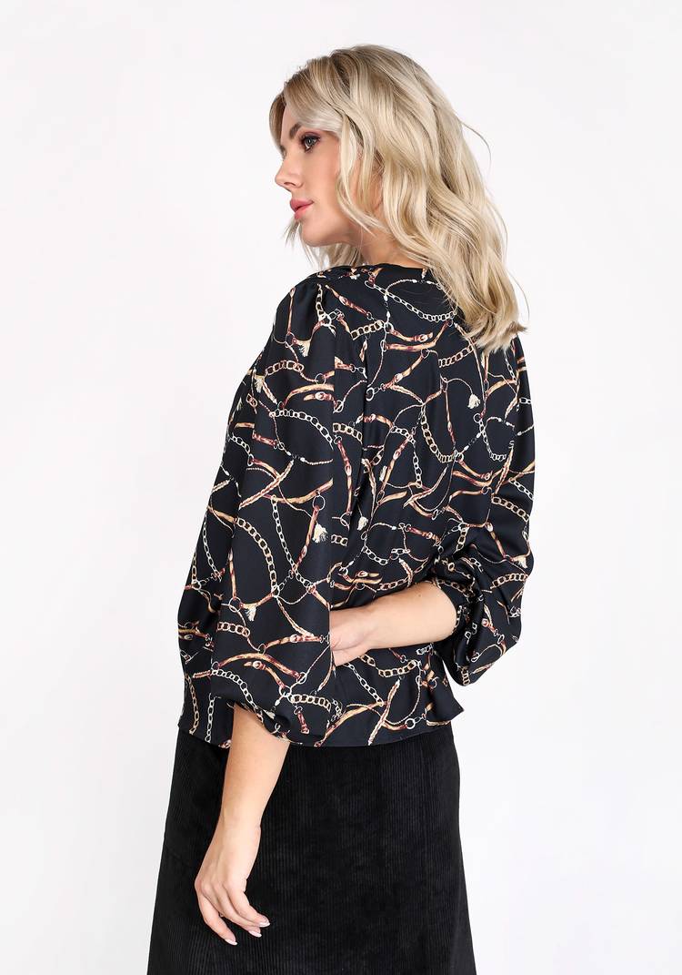 Блуза со сборкой и V-образным вырезом шир.  750, рис. 7