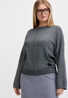 Джемпер с округлым вырезом горловины