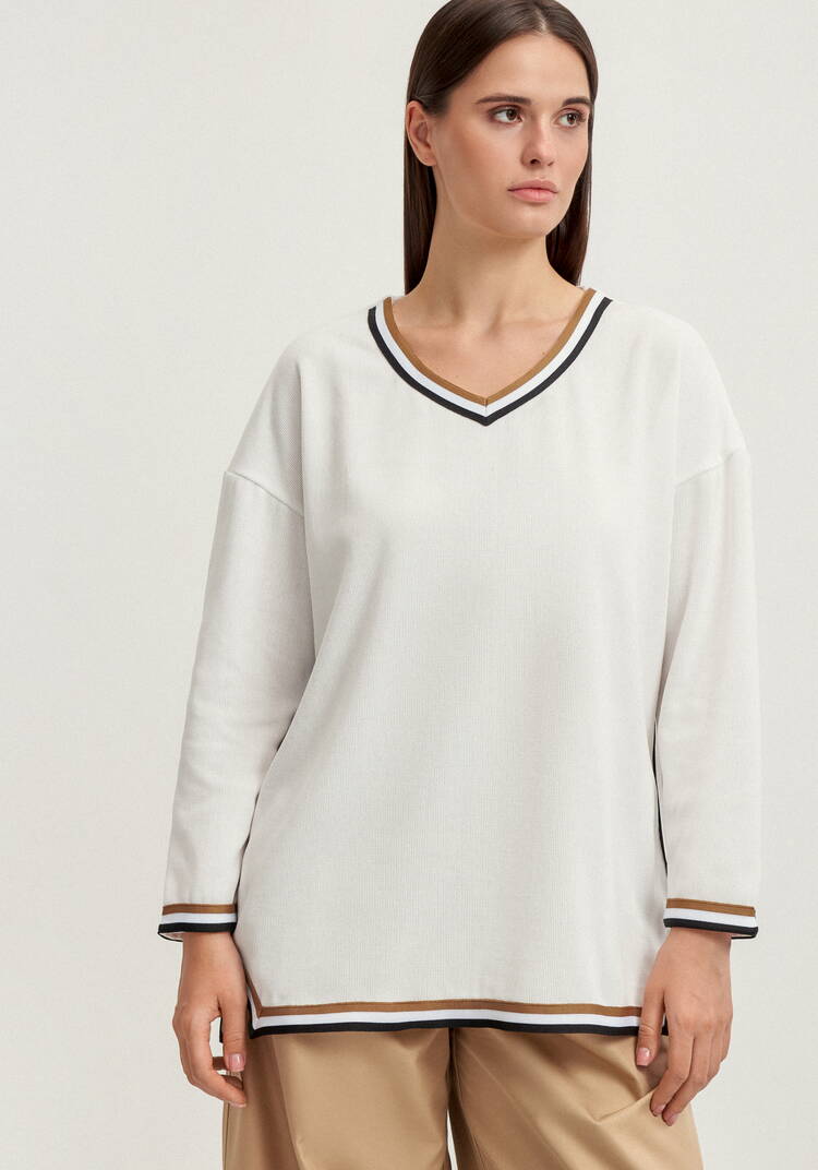 Джемпер с V-образным вырезом горловины шир.  750, рис. 20