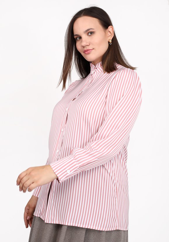 Блуза с эффектным воротником-стойка шир.  580, рис. 9