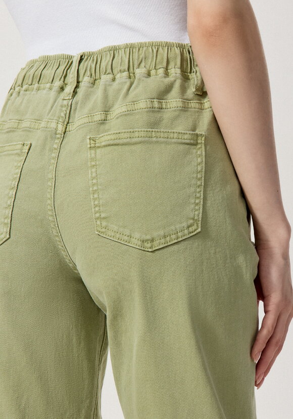 Джинсы с резинкой по поясу шир.  580, рис. 34