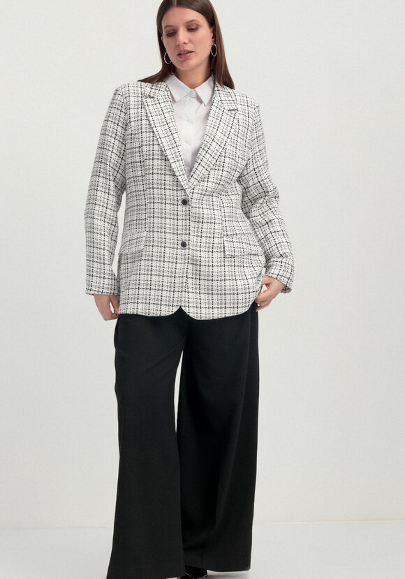 Жакет из твида однобортный шир.  580, рис. 17