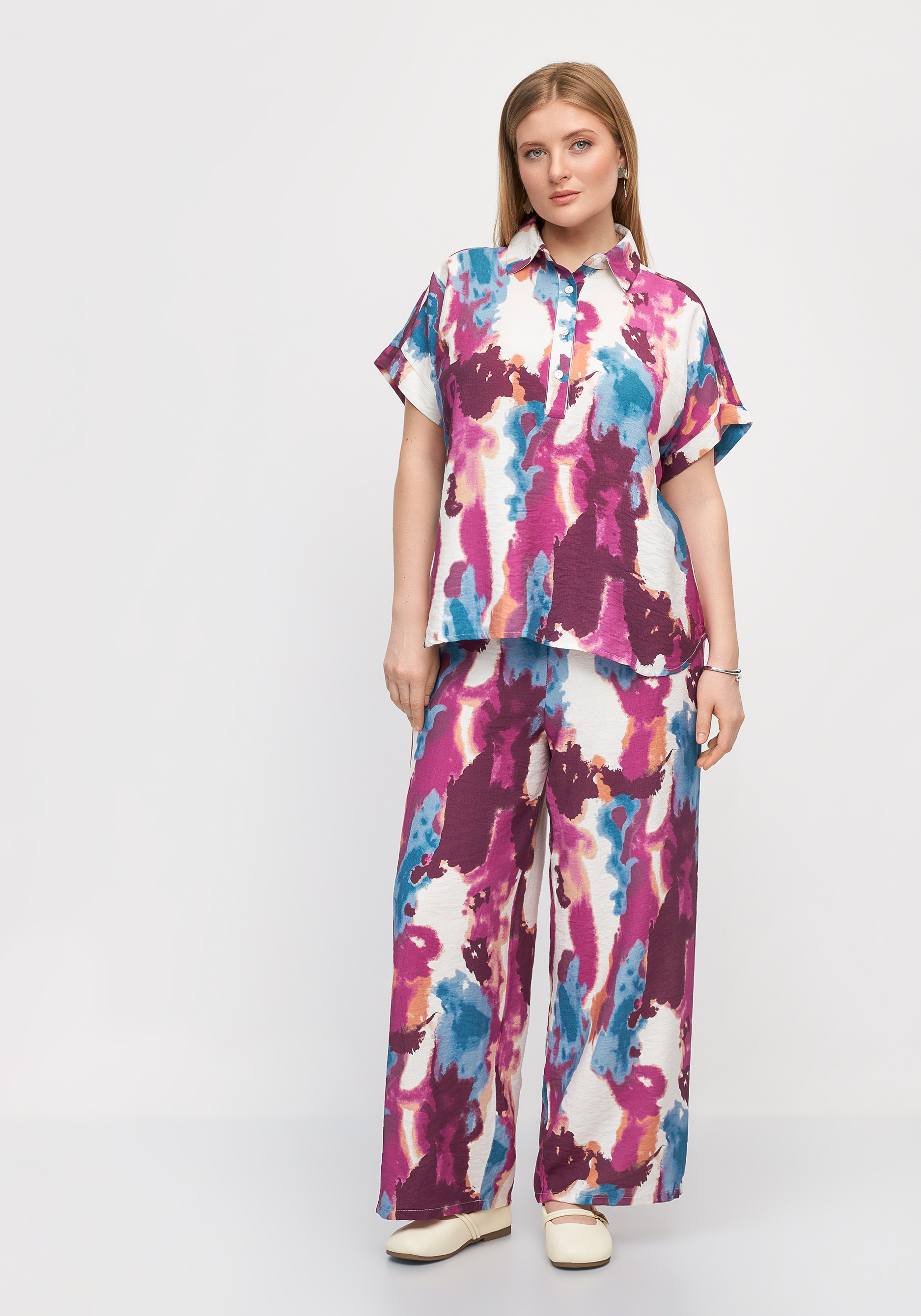 Костюм блуза и брюки с принтом 8999₽