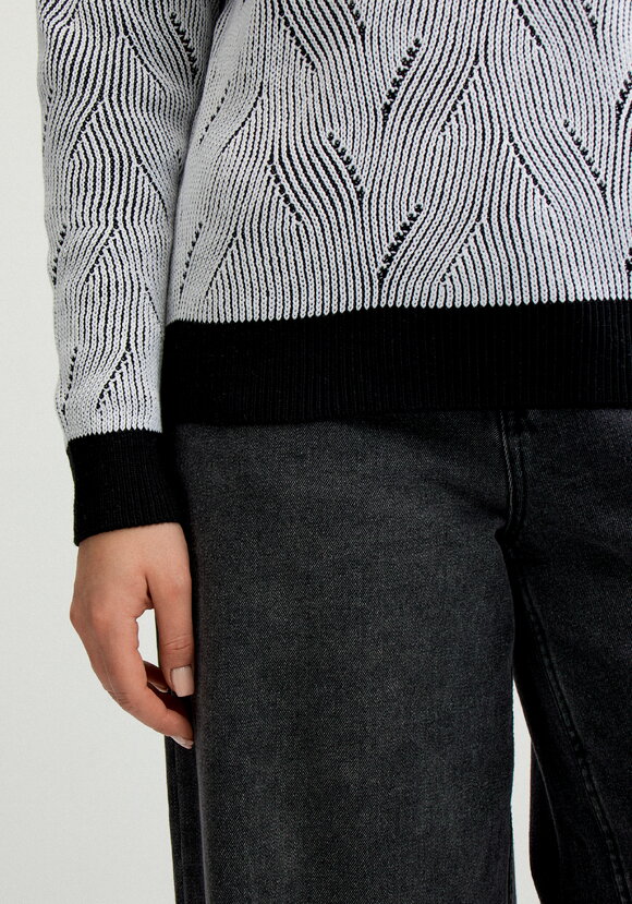 Джемпер с фактурным орнаментом шир.  580, рис. 6