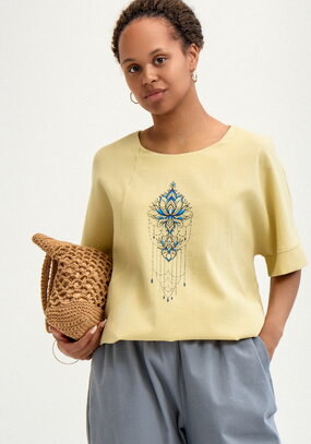 Блуза изо льна с интересным принтом