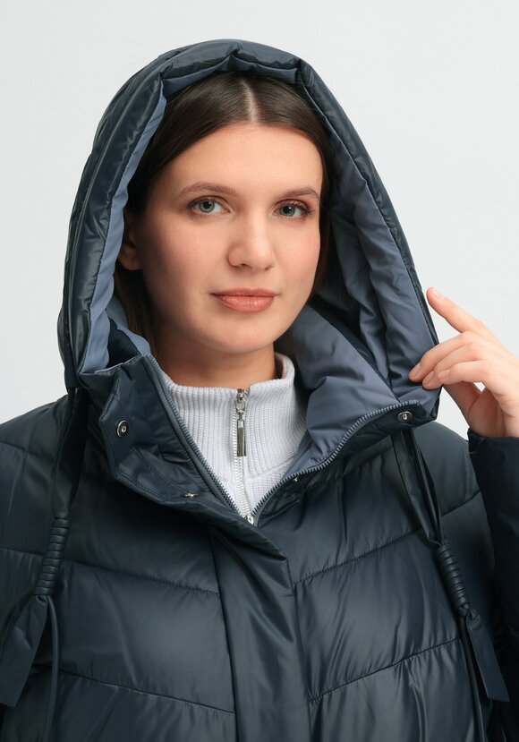 Пуховик стеганый с контрастным капюшоном шир.  580, рис. 5