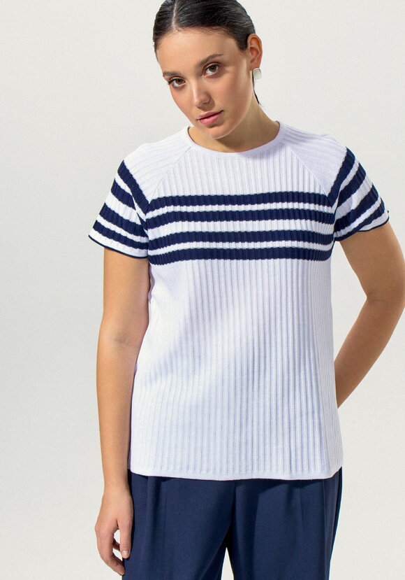 Джемпер с контрастными полосами на груди шир.  580, рис. 2