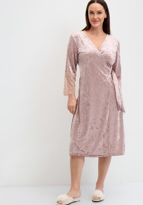 Халат велюровый на запах с кружевом