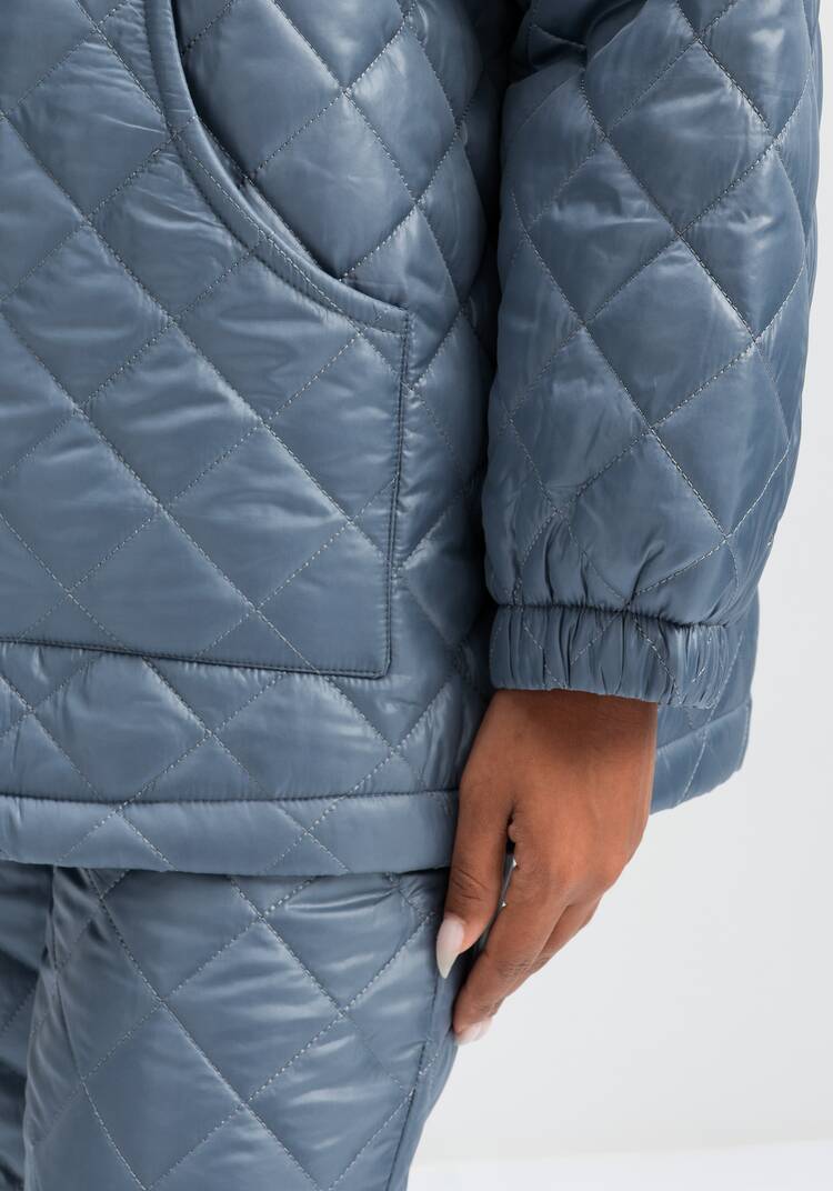 Куртка стёганая с капюшоном шир.  750, рис. 37