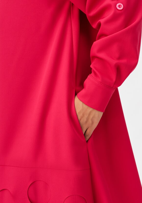 Платье-рубашка с перфорацией шир.  580, рис. 20