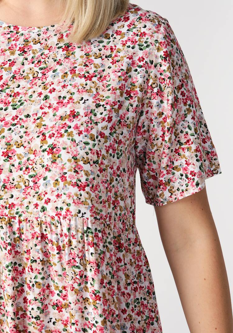 Платье с отрезной талией и коротким рукавом шир.  750, рис. 5