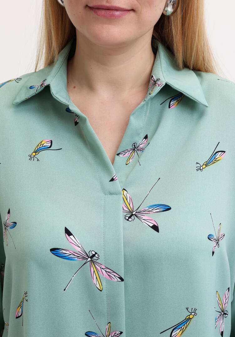 Блузка с принтом стрекозы шир.  750, рис. 10