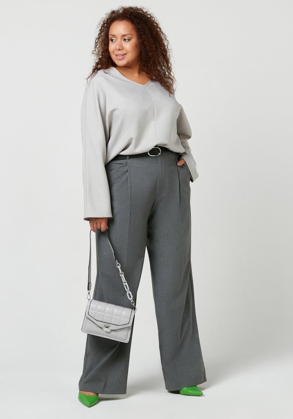 Блуза с V-образным вырезом и длинным рукавом шир.  580, рис. 4