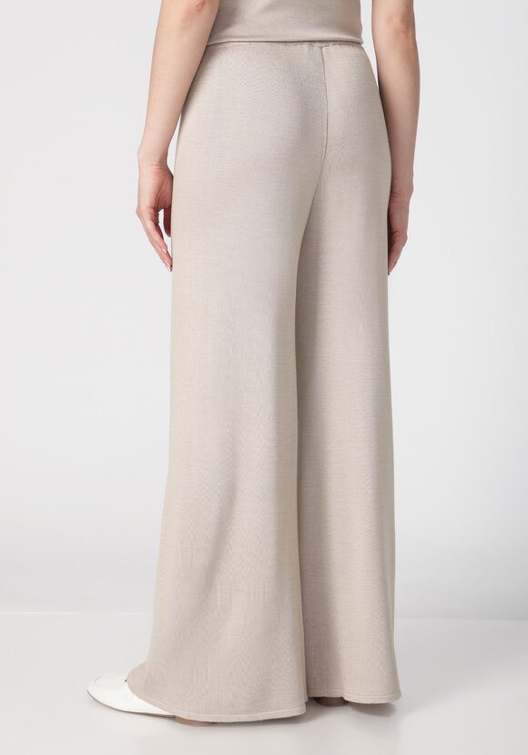 Брюки однотонные высокой посадки шир.  580, рис. 3