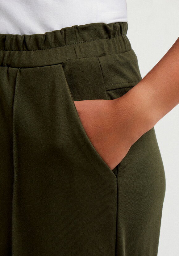 Брюки трикотажные со стрелками шир.  580, рис. 13