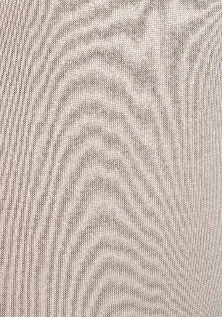 Топ тонкой вязки  с V-образным вырезом шир.  750, рис. 4