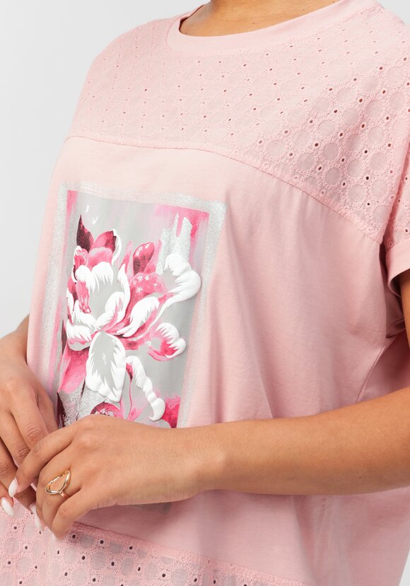 Блуза с принтом и ажурными вставками шир.  580, рис. 20