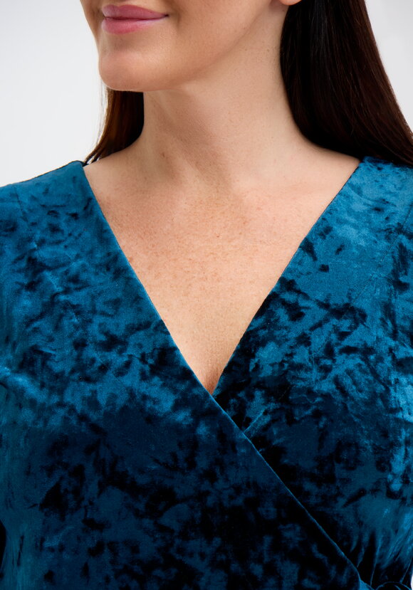 Халат велюровый на запах с кружевом шир.  580, рис. 5