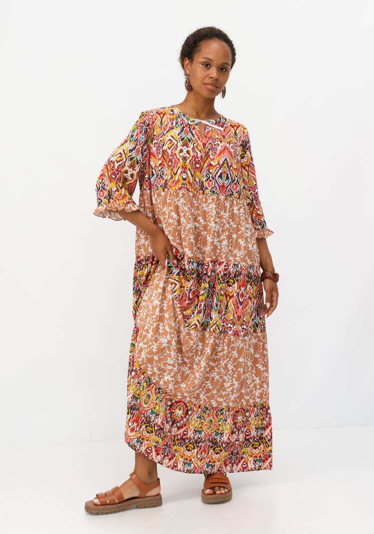 Платье с ярусами и комбинированным принтом шир.  750, рис. 34