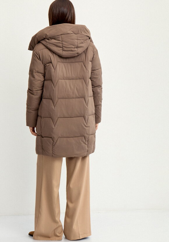 Пальто стеганое с меховой отделкой шир.  580, рис. 3