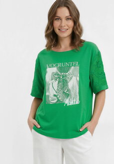 Футболка с шитьем Сандра