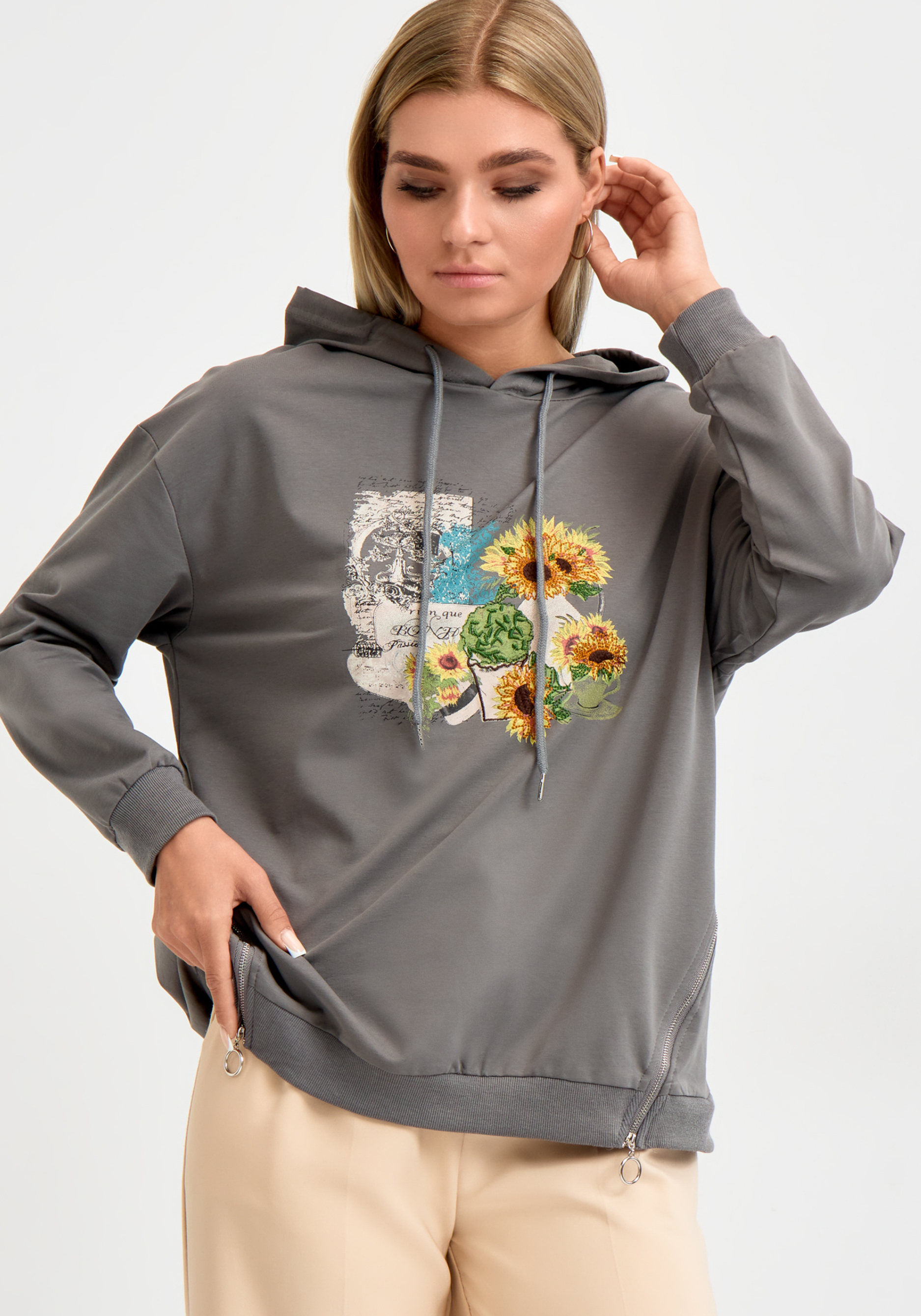 

Худи "Рената", Черный