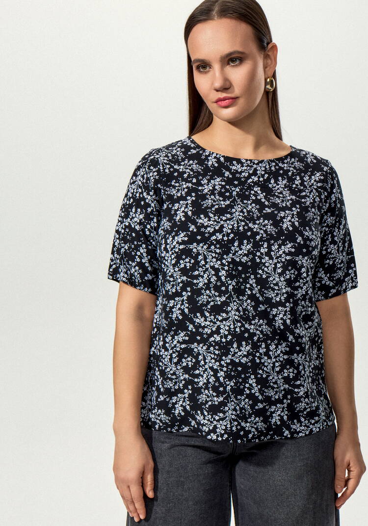 Блуза с пуговицей по спинке шир.  750, рис. 11