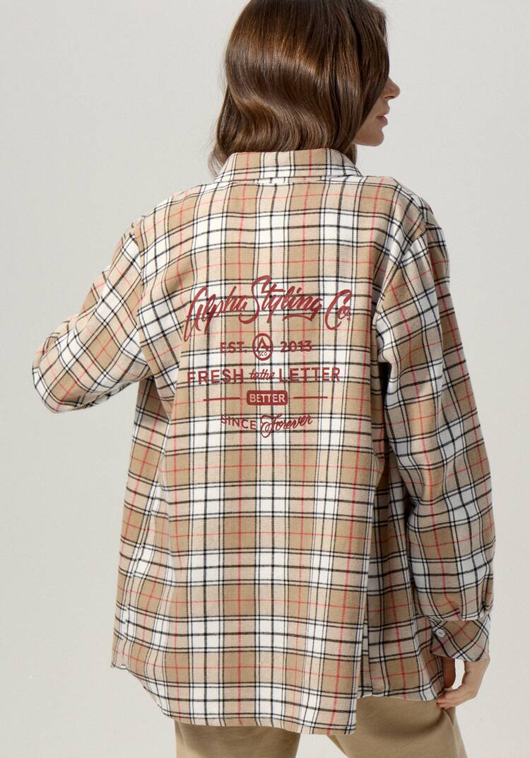 Рубашка в клетку с принтом на спине шир.  750, рис. 20