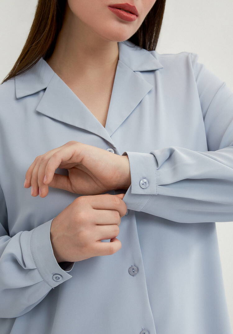 Блуза с отложным воротником с пуговицами шир.  750, рис. 30