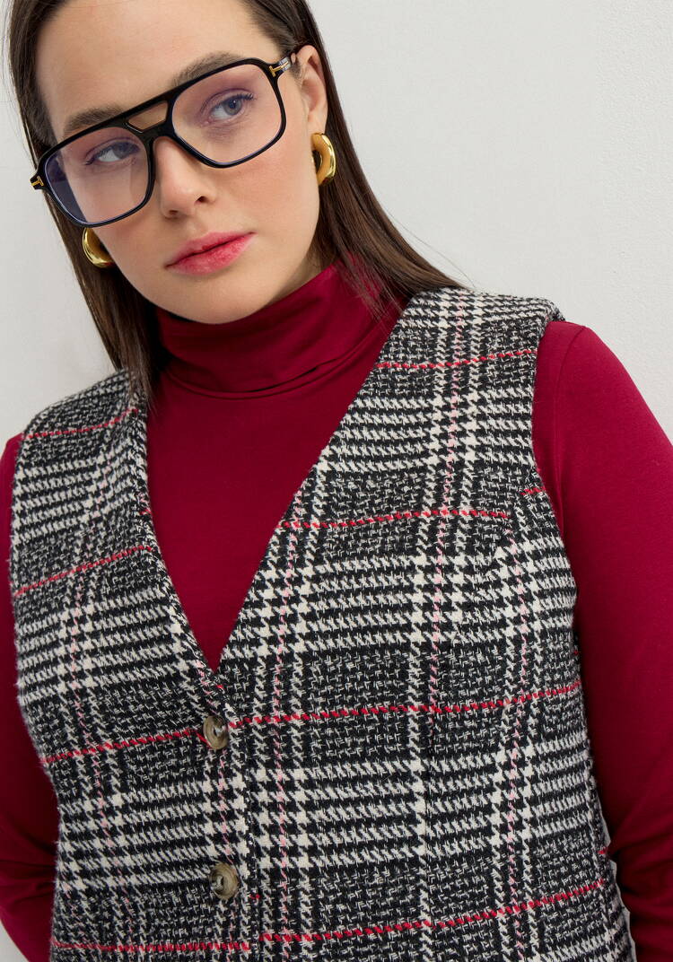 Жилет однобортный с принтом в клетку шир.  750, рис. 5