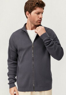 Жакет с воротником-стойкой